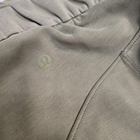 Lululemon Olive Softstreme Pants - Size 2 - Picture 8 of 10